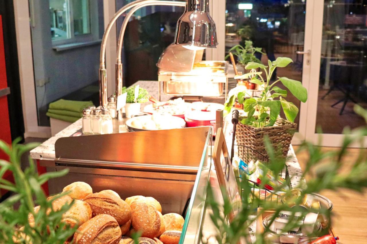 Stay2Munich Hotel & Serviced Apartments Brunnthal Exterior foto