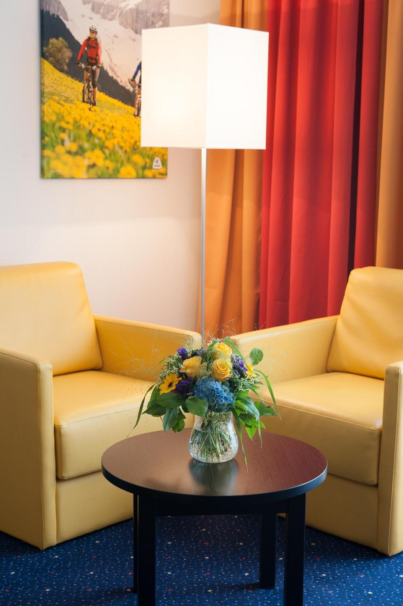 Stay2Munich Hotel & Serviced Apartments Brunnthal Exterior foto